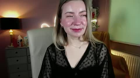 Snapshot of mia_luxx92 chatting on 6, 3, 2025 Mia online show from 6, 3, 2025