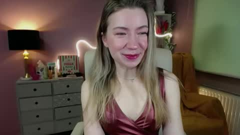 Snapshot of mia_luxx92 chatting on 8, 3, 2025 Mia online show from 8, 3, 2025