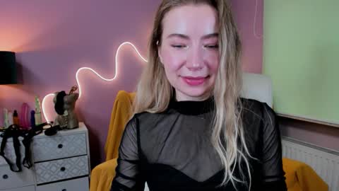 Snapshot of mia_luxx92 chatting on 17, 9, 2025 Mia online show from 17, 9, 2025