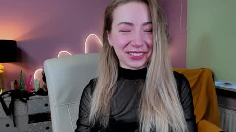 Snapshot of mia_luxx92 chatting on 1, 10, 2025 Mia online show from 1, 10, 2025