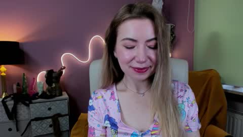 Snapshot of mia_luxx92 chatting on 3, 10, 2025 Mia online show from 3, 10, 2025