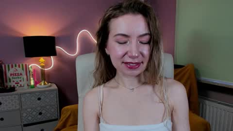 Snapshot of mia_luxx92 chatting on 6, 11, 2025 Mia online show from 6, 11, 2025