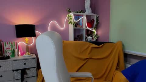 Snapshot of mia_luxx92 chatting on 13, 11, 2025 Mia online show from 13, 11, 2025