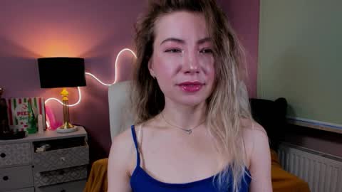 Snapshot of mia_luxx92 chatting on 21, 11, 2025 Mia online show from 21, 11, 2025