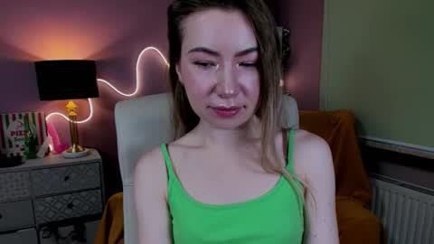 Snapshot of mia_luxx92 chatting on 29, 11, 2025 Mia online show from 29, 11, 2025