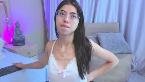 Snapshot of mia_naive chatting on 18, 5, 2026 Mia online show from 18, 5, 2026