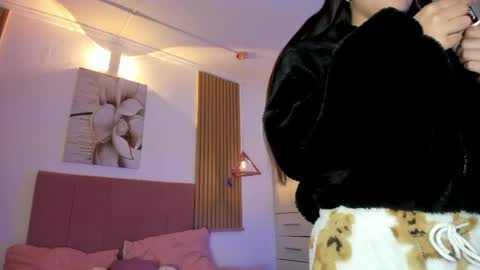 Snapshot of mia_nevaeh chatting on 18, 4, 2026 Mia Nevaeh - follow me online show from 18, 4, 2026