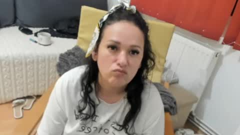 Snapshot of mia_petra chatting on 7, 6, 2026 PETRA online show from 7, 6, 2026