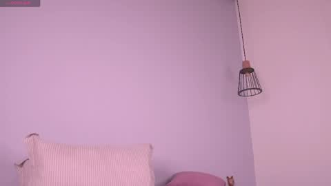 Mia Reeves online show from 28, 3, 2026