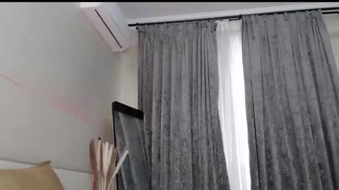 Mia Rie online show from 1, 4, 2026