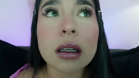 Snapshot of mia_roux1 chatting on 23, 5, 2026 Mia online show from 23, 5, 2026