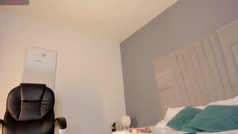 Snapshot of mia_smith_x chatting on 28, 2, 2025 mia_smith_x online show from 28, 2, 2025
