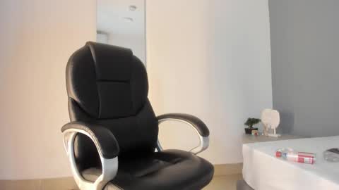 Snapshot of mia_smith_x chatting on 6, 3, 2025 mia_smith_x online show from 6, 3, 2025