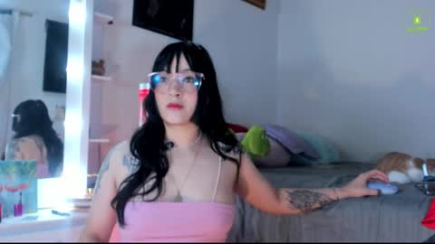 Mia  online show from 18, 11, 2025