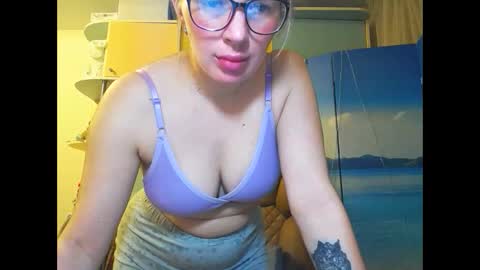Snapshot of mia_sunnyy chatting on 14, 11, 2025 Mia. online show from 14, 11, 2025
