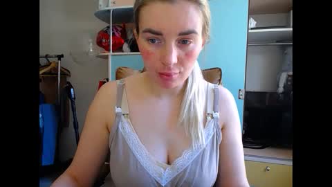 Snapshot of mia_sunnyy chatting on 21, 2, 2026 Mia. online show from 21, 2, 2026