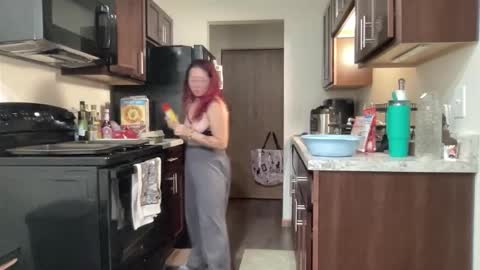 Mia online show from 11, 11, 2025