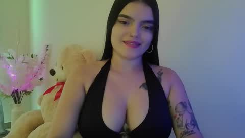 mia_thopsom online show from 19, 2, 2026