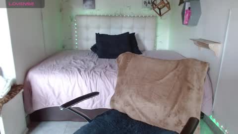 MIA  online show from 9, 4, 2026