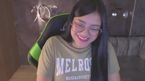 Snapshot of mia_velvet_cn chatting on 19, 6, 2026 mia_velvet_cn online show from 19, 6, 2026
