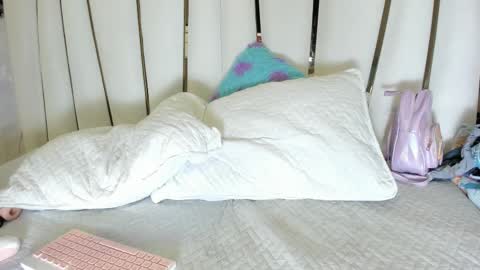 mia_vy online show from 18, 12, 2025