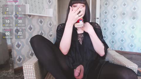 mia_wallase online show from 5, 2, 2025