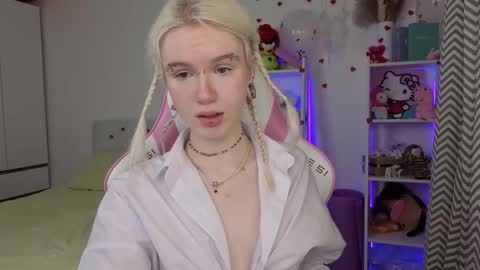 Snapshot of mia_waterlily chatting on 21, 2, 2026 Mia online show from 21, 2, 2026