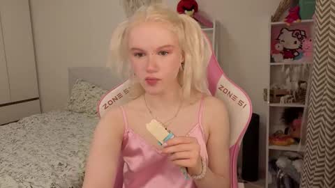 Mia online show from 15, 3, 2026