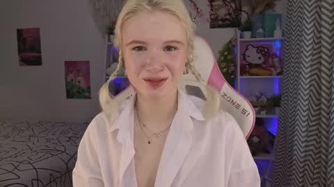 Snapshot of mia_waterlily chatting on 2, 6, 2026 Mia online show from 2, 6, 2026