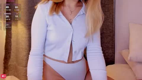 Mia White  online show from 1, 12, 2025