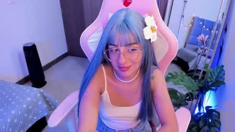 mia  nicolle online show from 6, 3, 2025