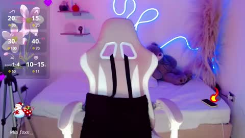 Mia online show from 6, 1, 2025