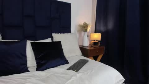 Mia online show from 12, 2, 2025