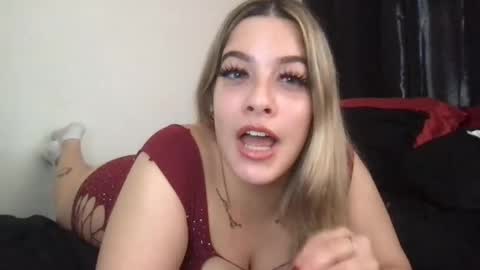 Mia Moji online show from 22, 10, 2025