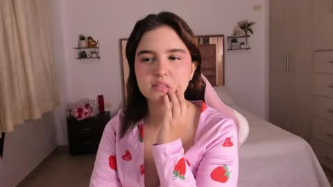 Snapshot of miaacute2 chatting on 16, 4, 2026 Mia online show from 16, 4, 2026