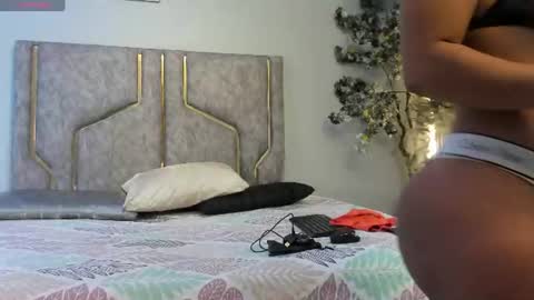 Snapshot of miaakittyy chatting on 20, 6, 2026 miaakittyy online show from 20, 6, 2026