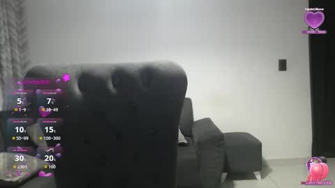 Snapshot of miaalana_ chatting on 17, 10, 2025 MiaAlana online show from 17, 10, 2025