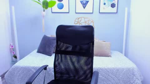 Mia online show from 3, 1, 2025