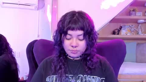 Mia online show from 22, 10, 2025