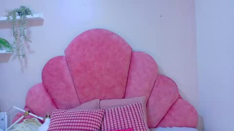 miaanderson__ online show from 23, 5, 2026