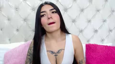 Snapshot of miaasmiith_ chatting on 9, 9, 2025 Alexandra online show from 9, 9, 2025