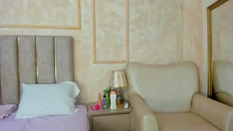 Miaasummer online show from 7, 4, 2026