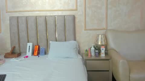 Miaasummer online show from 15, 4, 2026