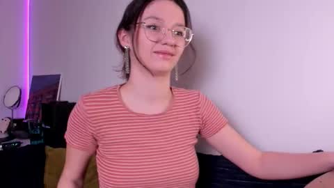 Snapshot of miabellee_ chatting on 26, 2, 2026 mia online show from 26, 2, 2026