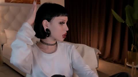Snapshot of miacain_ chatting on 14, 10, 2025 MiaCain online show from 14, 10, 2025