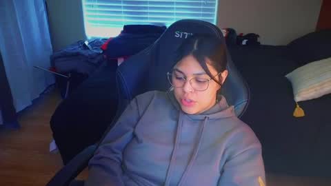 Mia online show from 22, 2, 2025