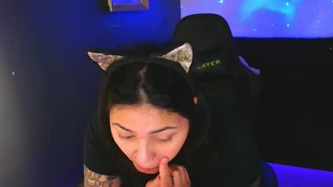 Mia online show from 8, 9, 2025