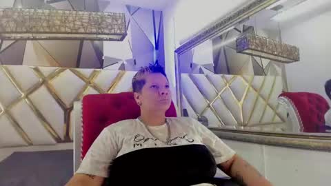 Snapshot of miacapucci1 chatting on 6, 3, 2025 online show from 6, 3, 2025