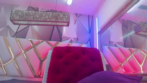 Snapshot of miacapucci1 chatting on 12, 3, 2025 online show from 12, 3, 2025