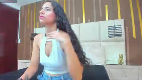 Snapshot of miacours chatting on 3, 8, 2026 MiaCours online show from 3, 8, 2026